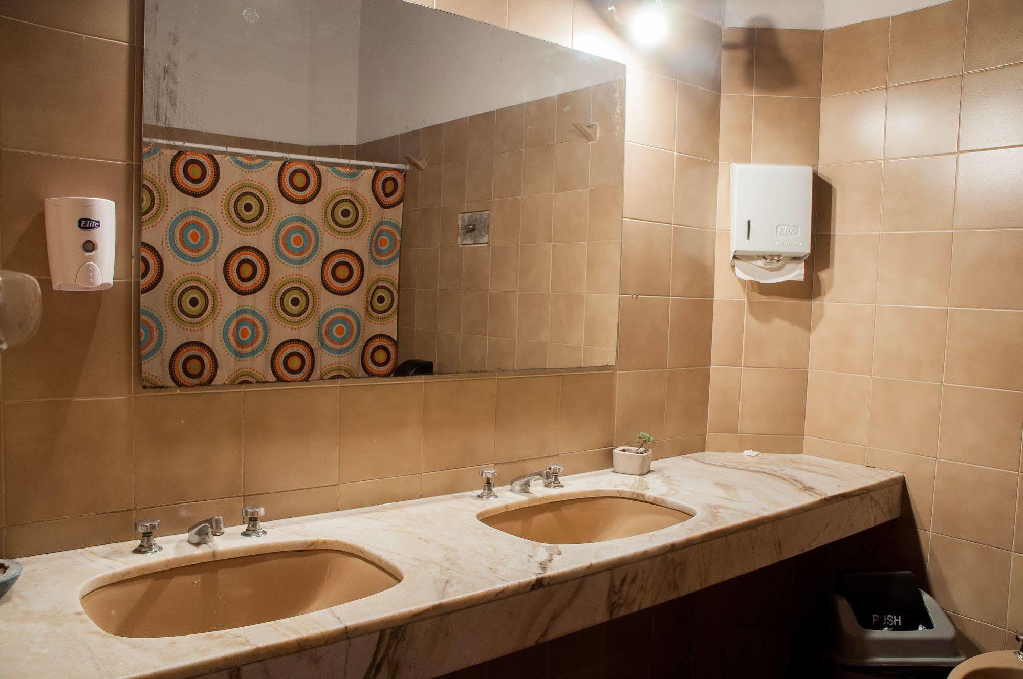 مونتيفيديو Blanes Hostel المظهر الخارجي الصورة