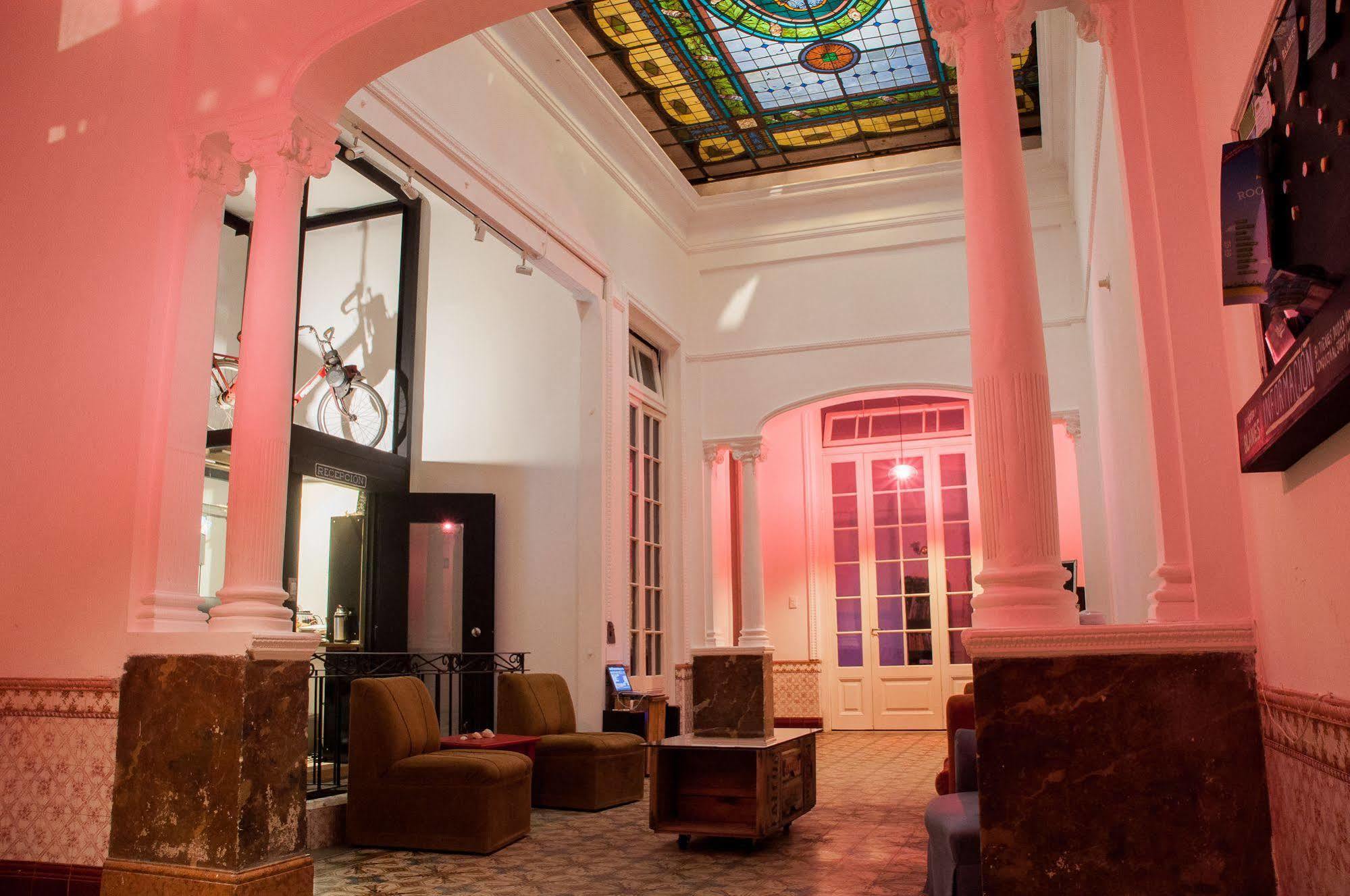 مونتيفيديو Blanes Hostel المظهر الخارجي الصورة