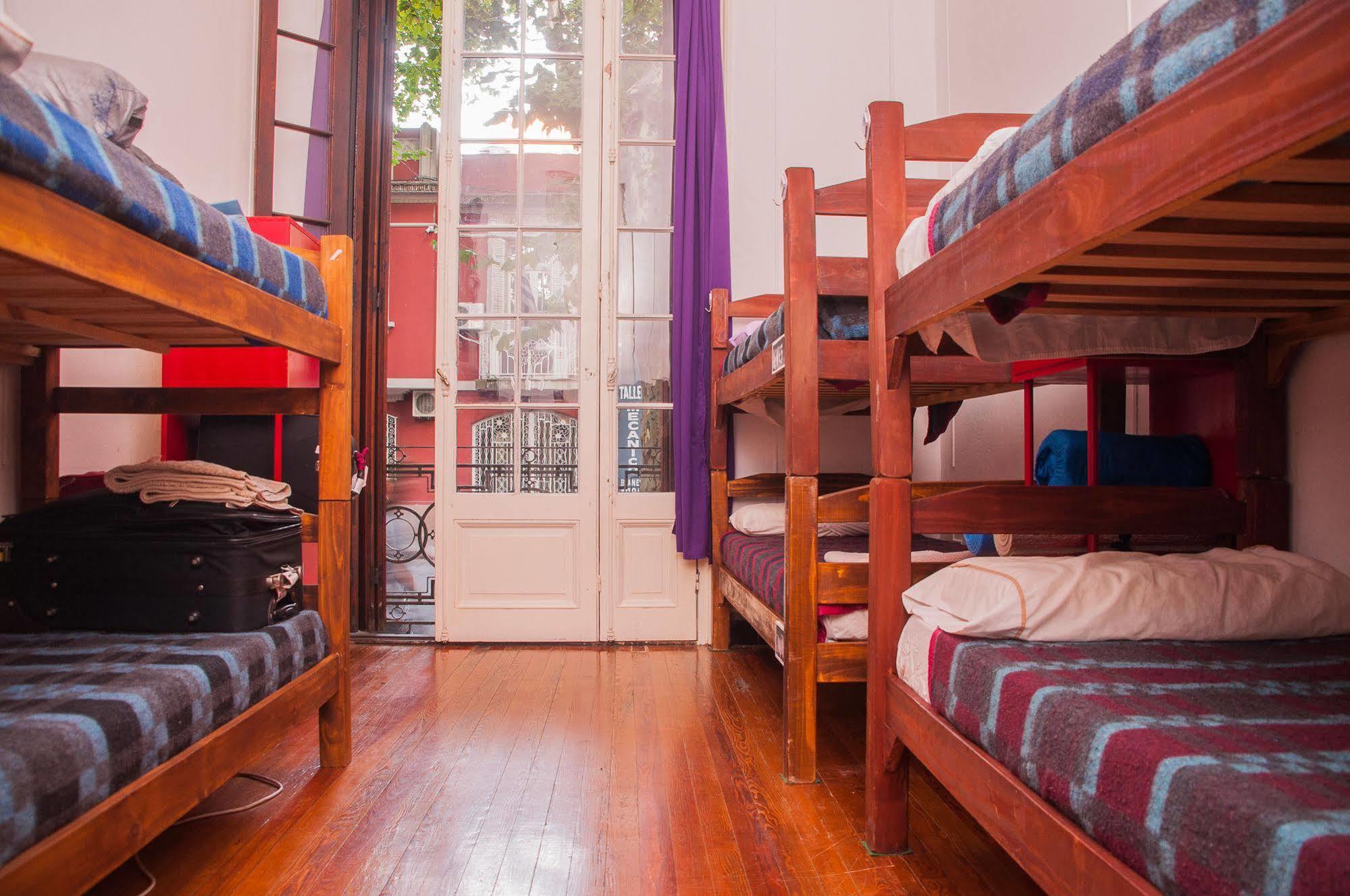 مونتيفيديو Blanes Hostel المظهر الخارجي الصورة